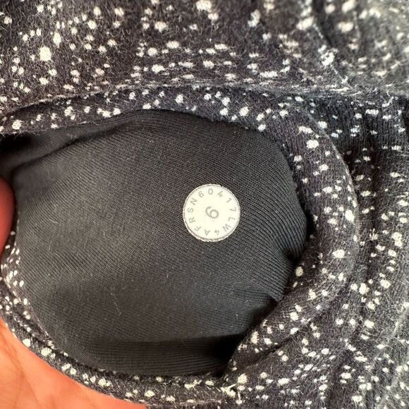 Lululemon Athletica Women’s Night View Scuba Full Zip Hooded Jacket - Picture 13 of 13